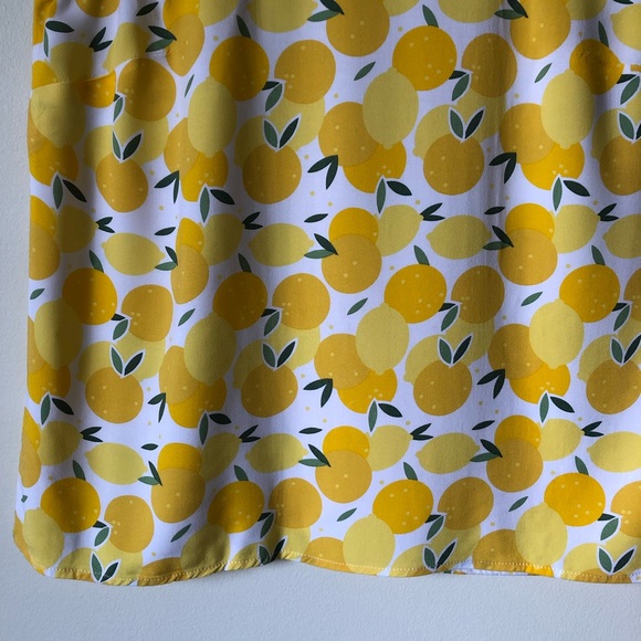 🍋 Lemon sleeveless top - Twik from Simons - size large 🍋 - Picture 4 of 16